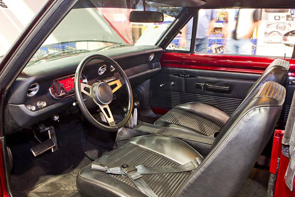 1968-dodge-dart-red-pro-touring-interior.jpg