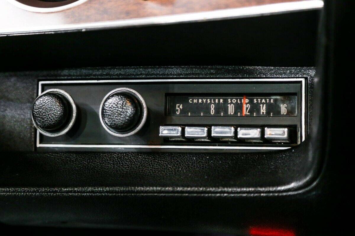 1970 AM Radio E-body only.jpg