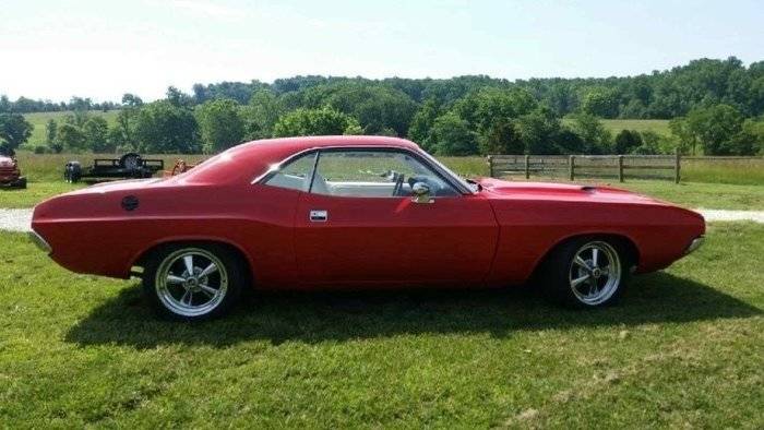 1970 Challenger Bad Moms Right side.jpg