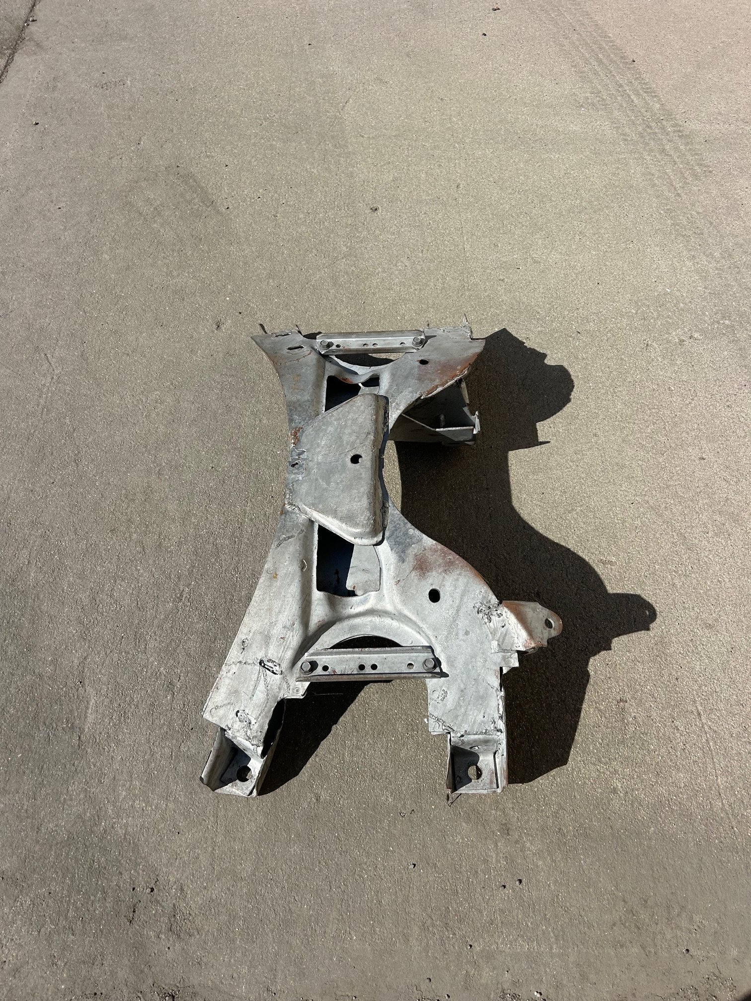 1970 E-Body 6 Pak K frame.jpg