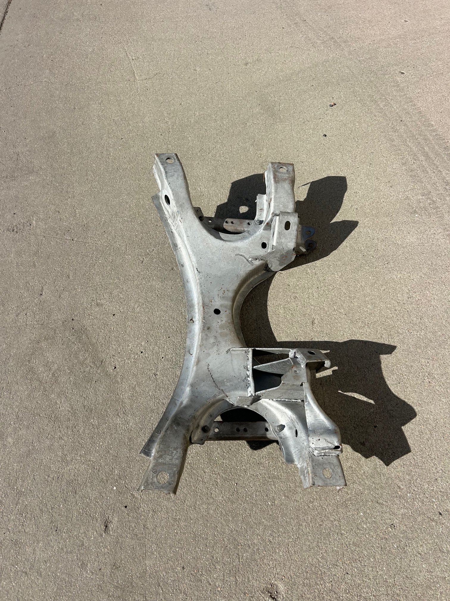 1970 E-Body 6 Pak K frame1.jpg