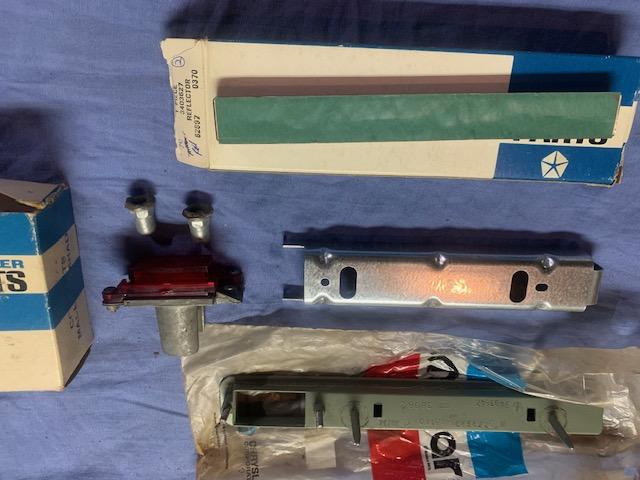1970 nos right rear cuda side maker assembly.jpg