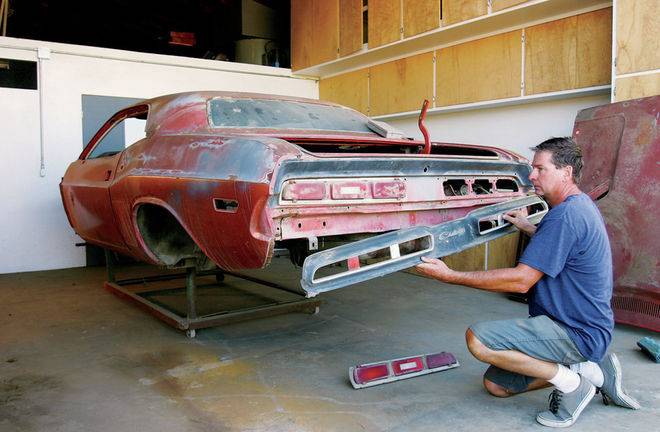 1971-dodge-challenger-remove-taillight-panel.jpg