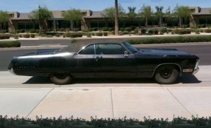 1971_Murdered_out_Chrysler_Imperial_-_Flickr_-_denizen24.jpg