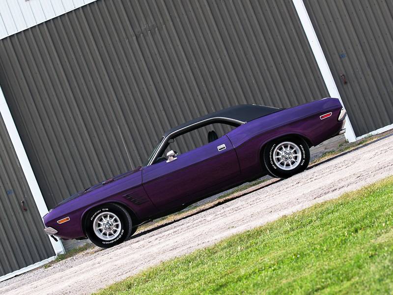 1972 Dodge Challenger d copy (1).jpg