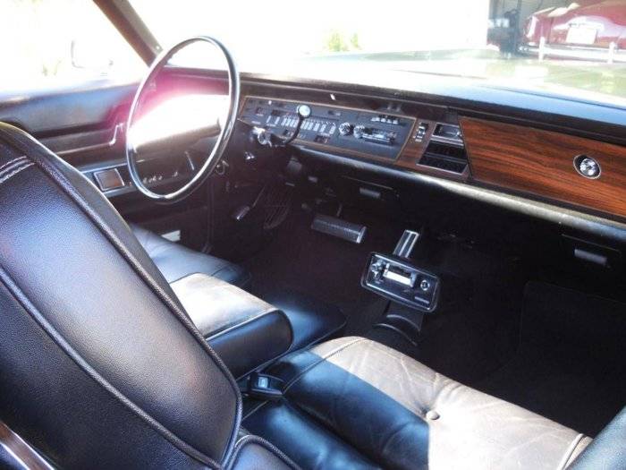 1972 Imperial dash w radio and 8 track.jpg