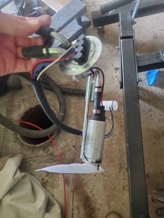 SOLD Electric fuel pump hanger and holley hydramat For E Bodies