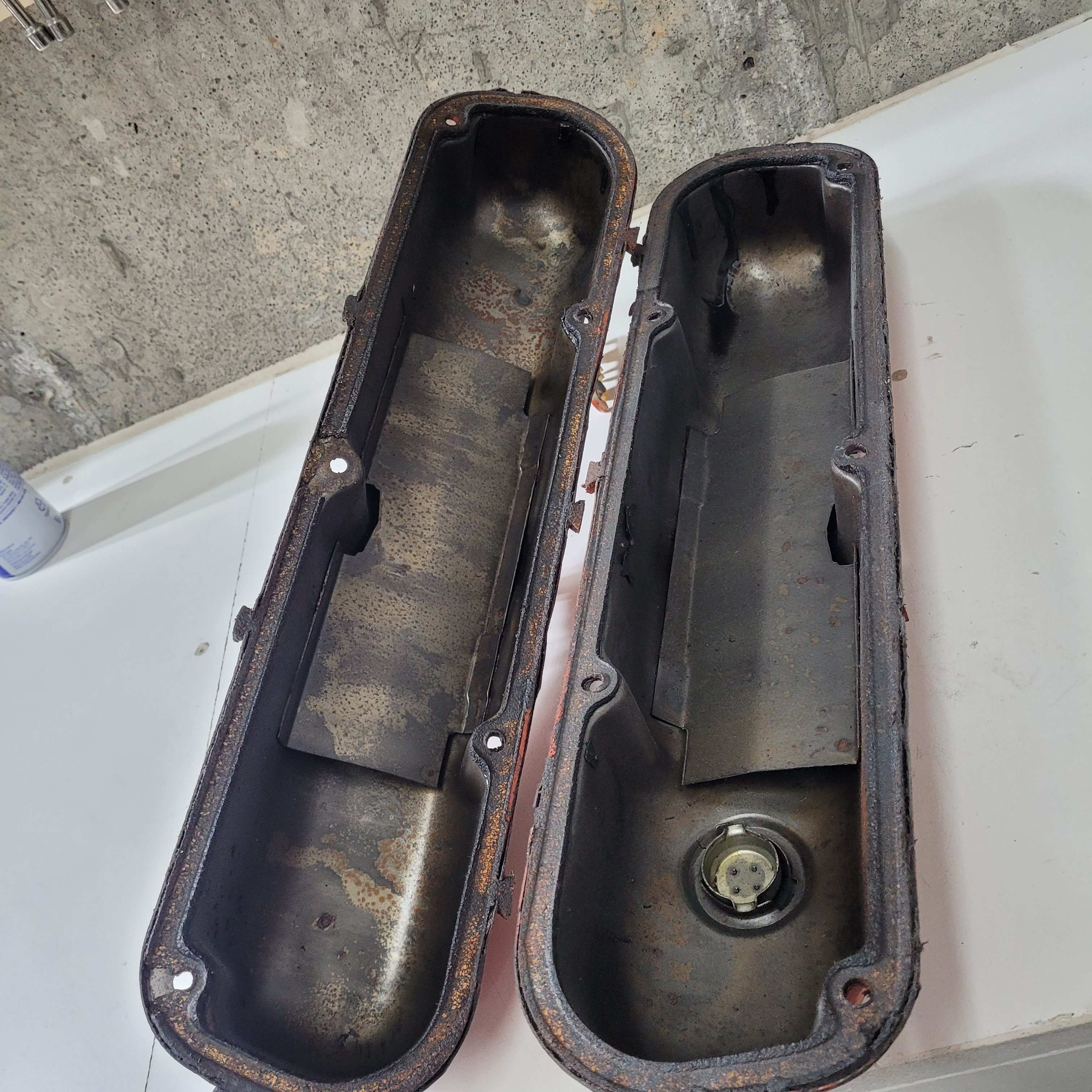 340 Valve covers inside.jpg