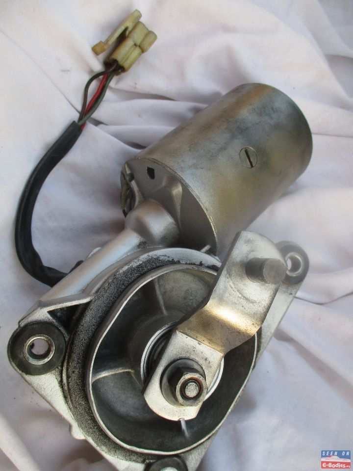 3431077 Wiper Motor & 2822289 Crank Arm.jpg