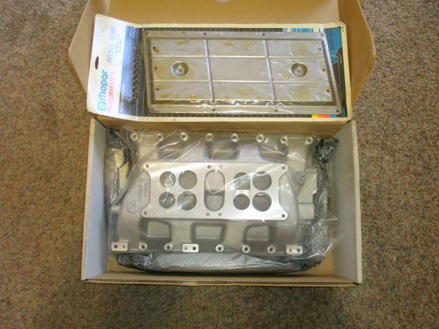 426 Hemi Intake New 001 (Small).JPG