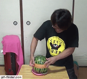 680493-4206cc1ca93d85699de5339ca1c5c93e.gif