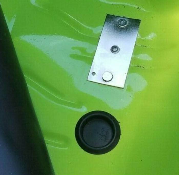 70 Barracuda Conv Hemi Tribute Trunk Floor Exhaust Plate.jpg