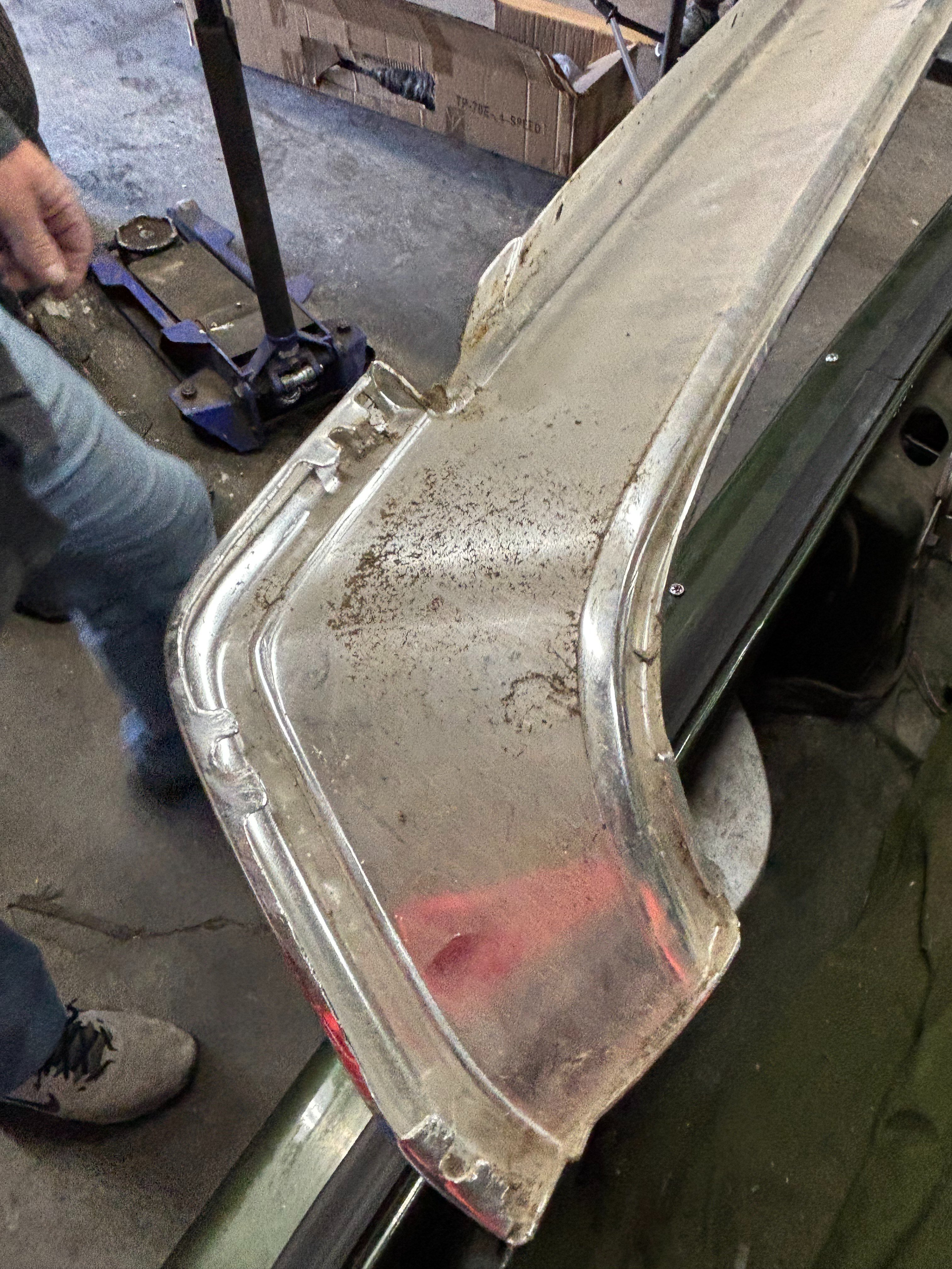 70 CHALLENGER SE - NEED 6 CLIPS FOR VALENCE ABOVE TAIL LIGHTS.jpeg