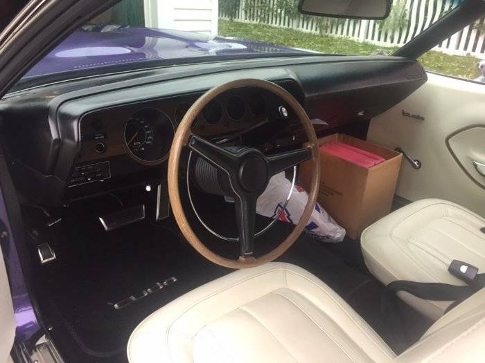 70 Cuda_Interior.jpg