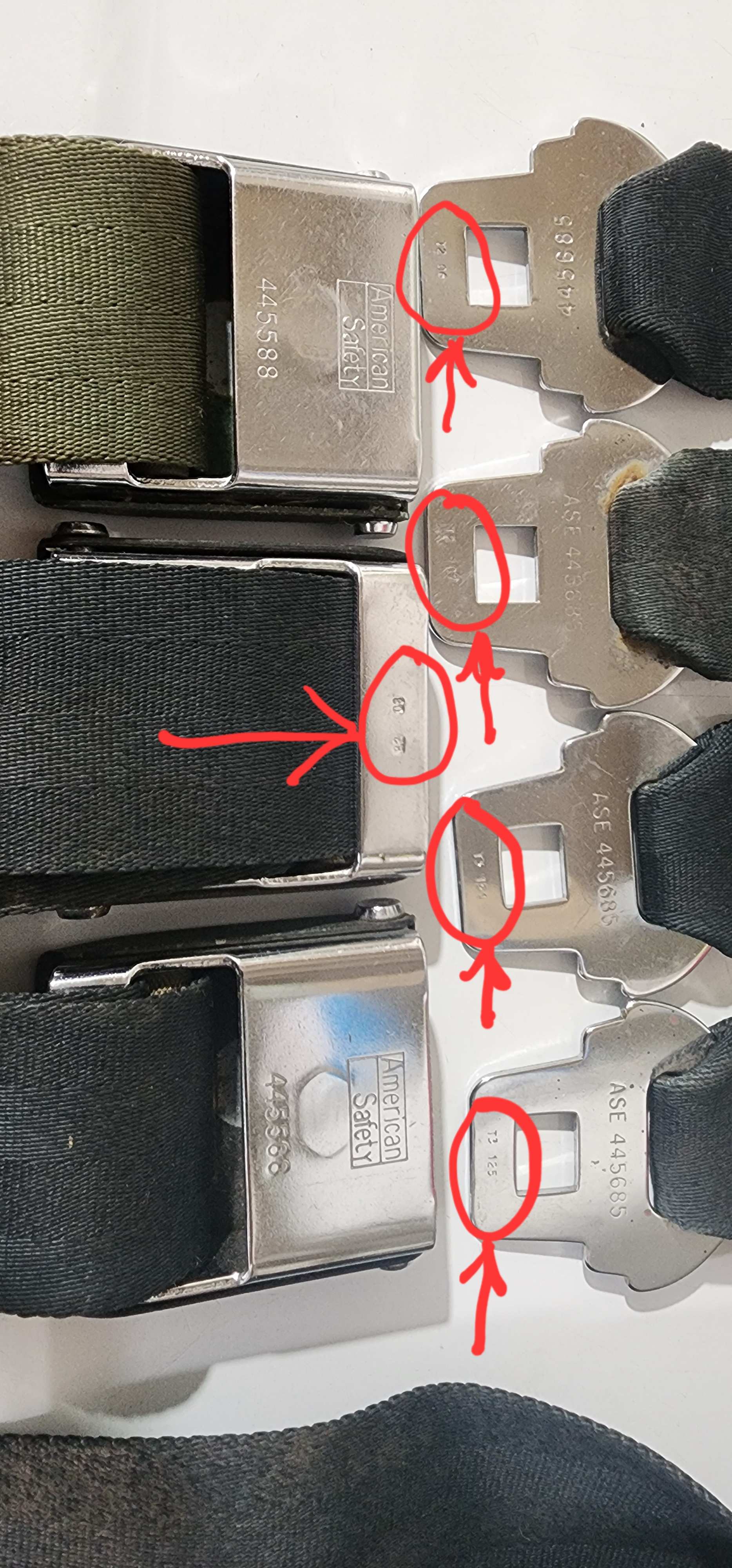 70 E Body Seat Belts.jpg