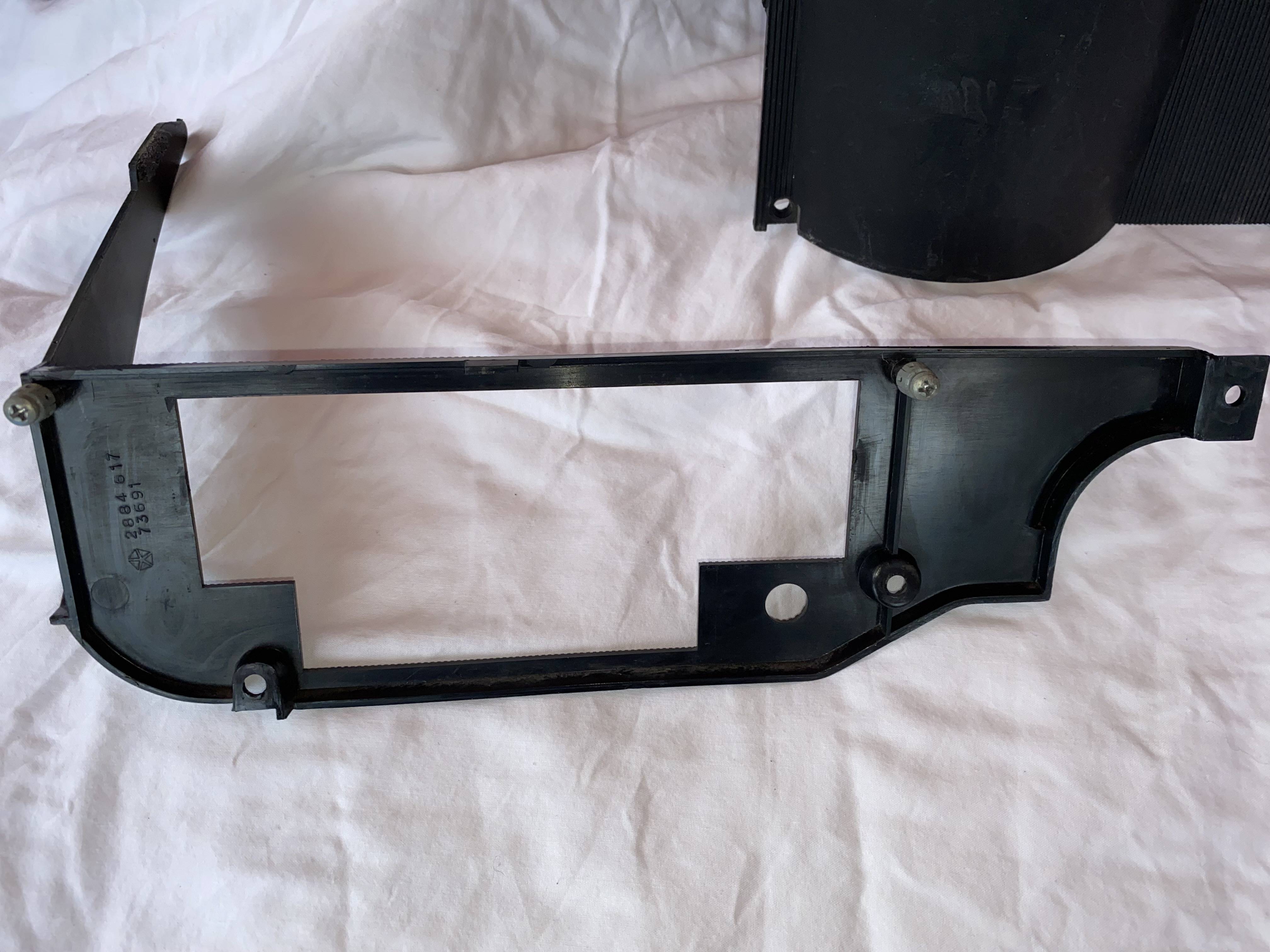 70 E Body Stan Dash 6.jpg