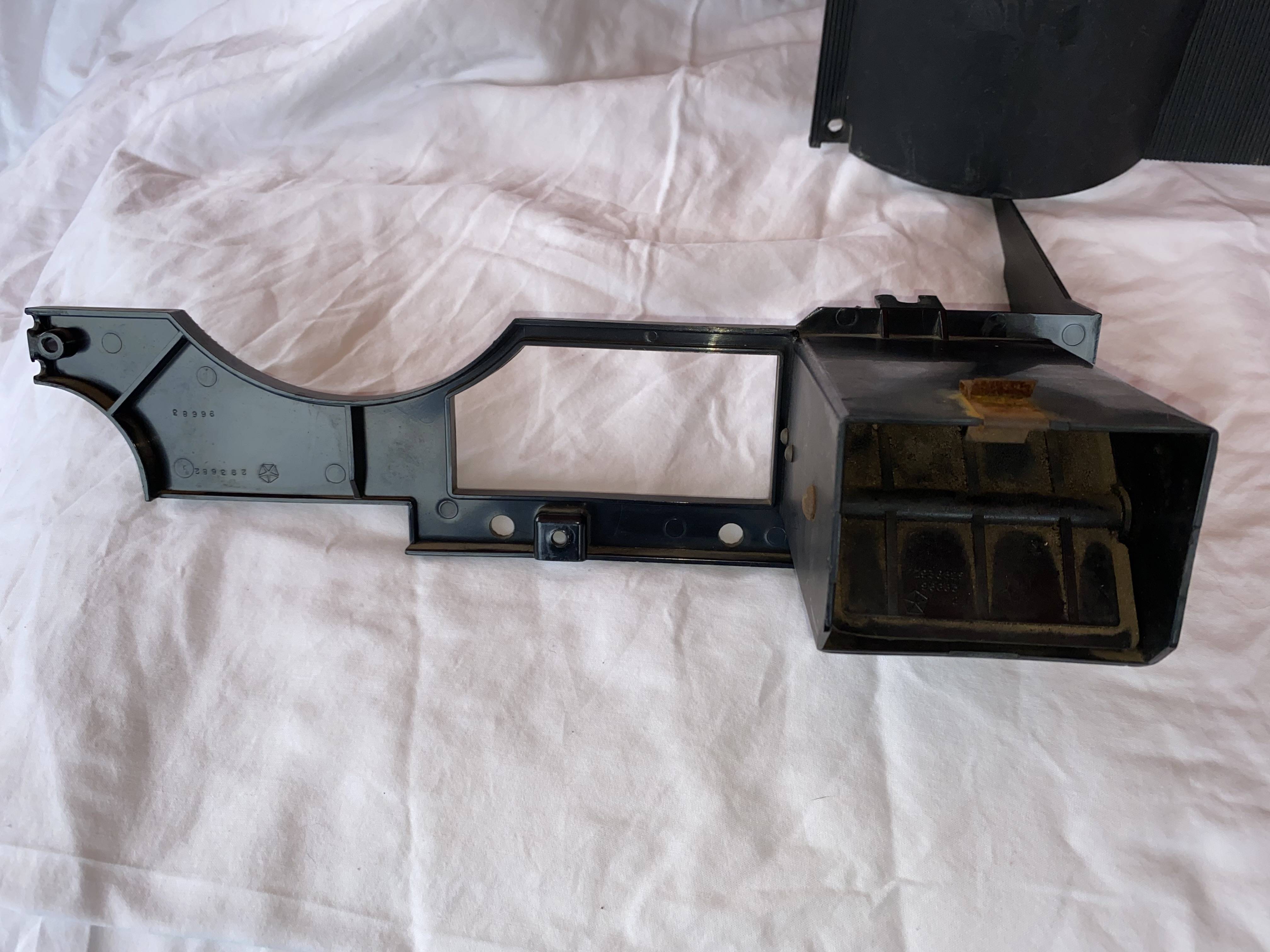70 E Body Stan Dash 7.jpg