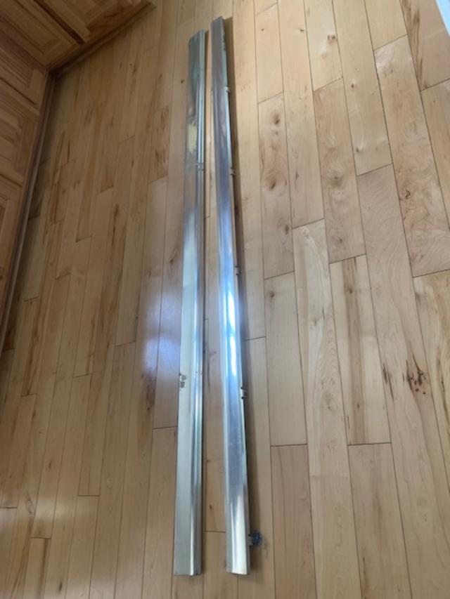 70challenger rocker moldings.....jpg