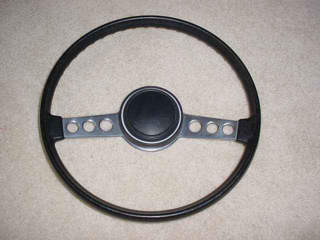 72-74 E-body steering wheel 1.JPG