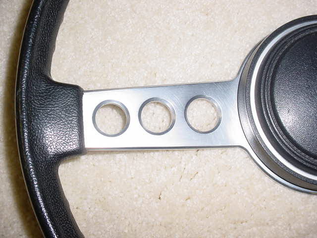 72-74 E-body steering wheel 3.JPG