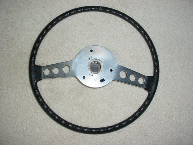 72-74 E-body steering wheel 4.JPG