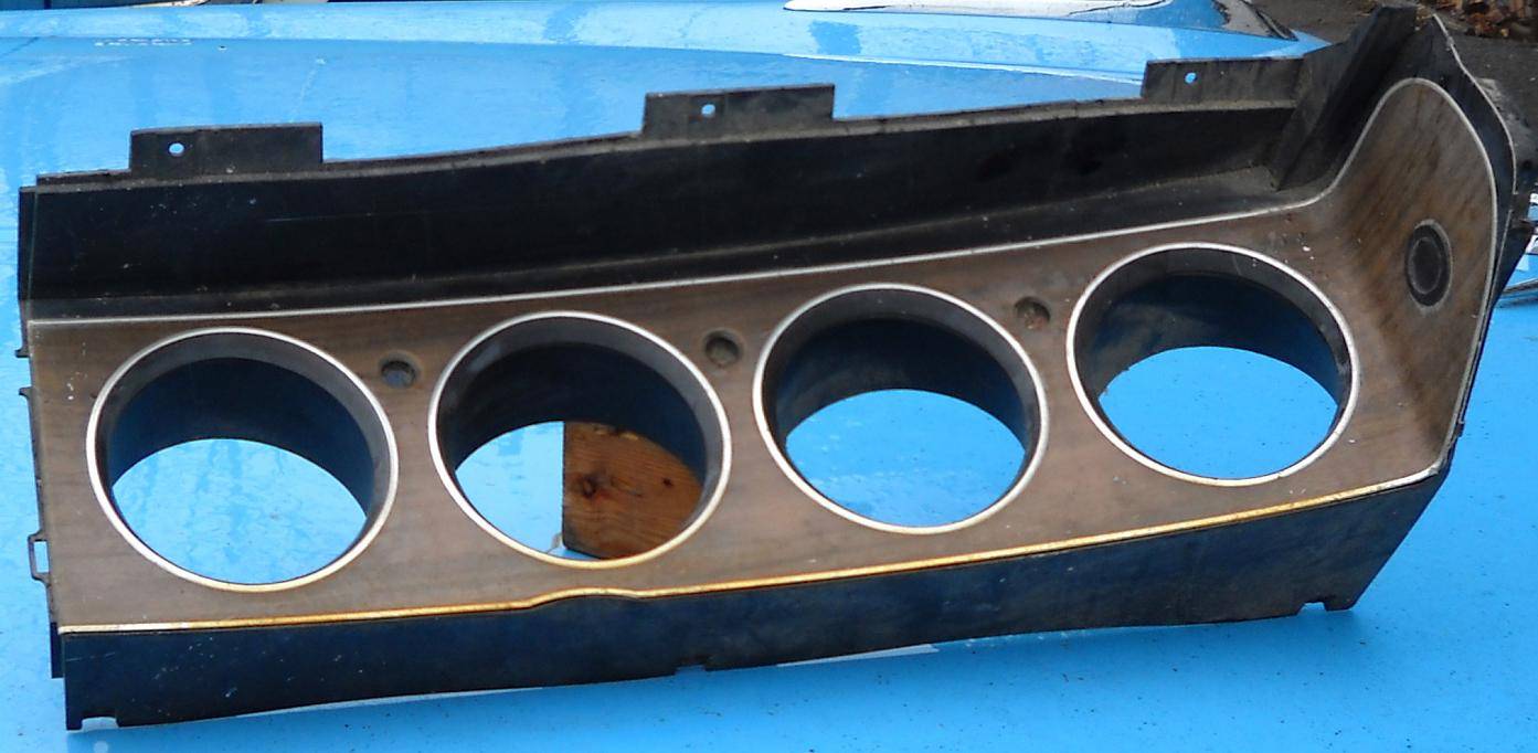 73 cuda Rally bezel.jpg
