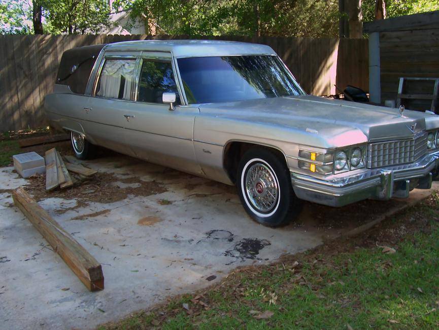 74 Cadillac Hearse 002.jpg