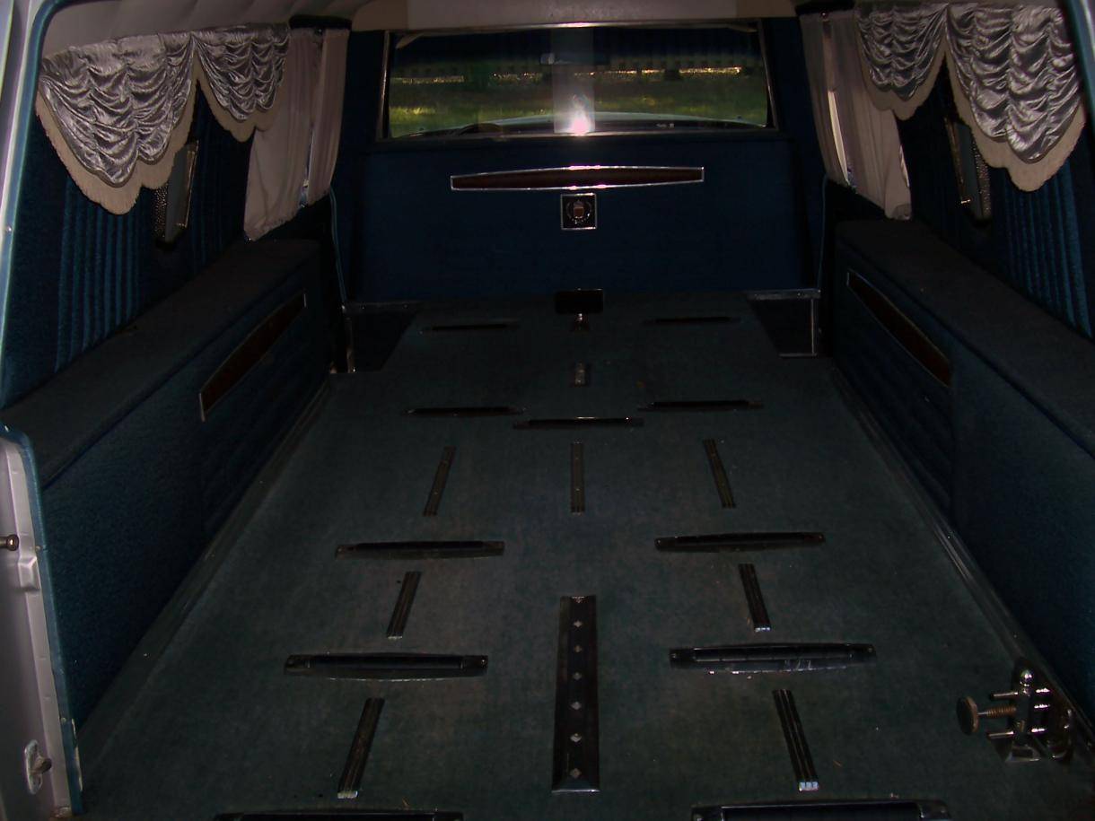 74 Cadillac Hearse 007.jpg