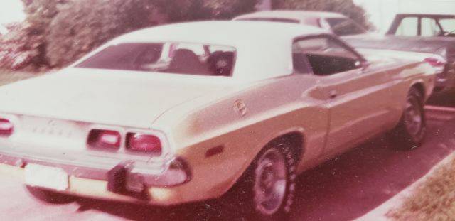 74 challenger.jpg