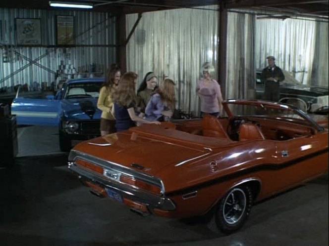adam12-305-vlcsnap-00179.jpg