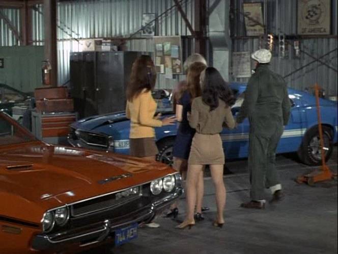 adam12-305-vlcsnap-00192.jpg