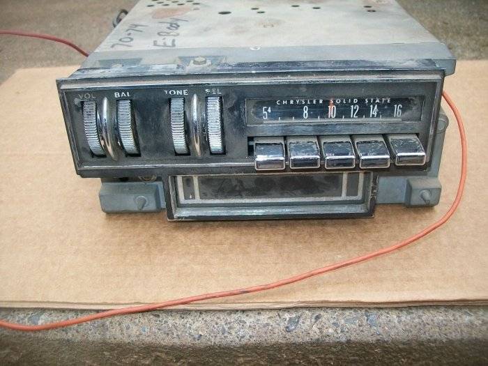 AM 8 track radio on ebay.jpg