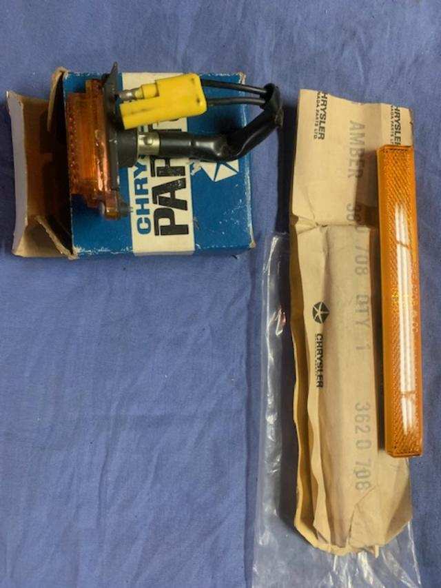 amber nos side marker parts 70-71 cuda.jpg