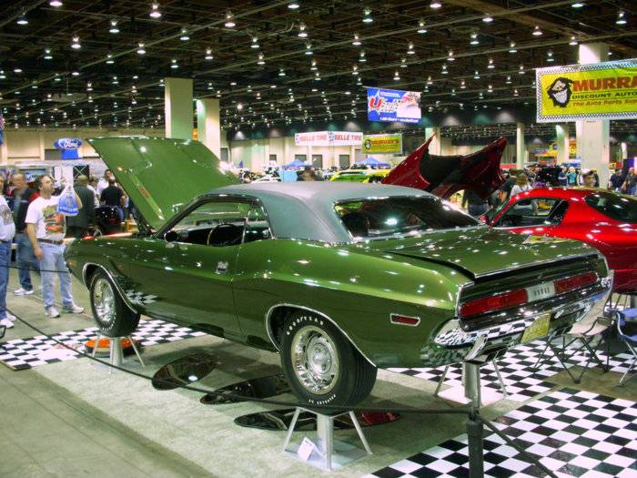 autorama1.JPG