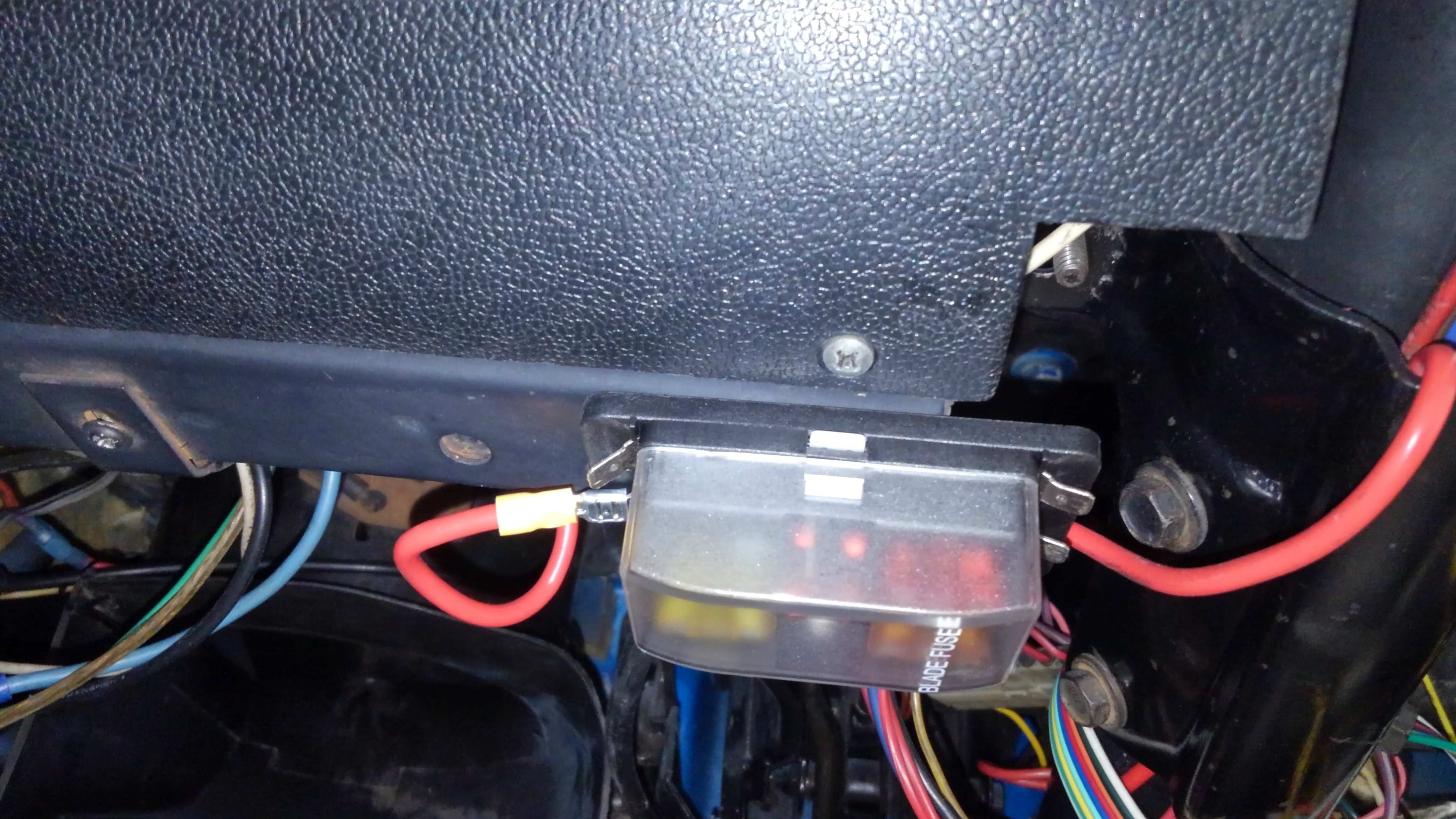 aux fuse box.jpeg