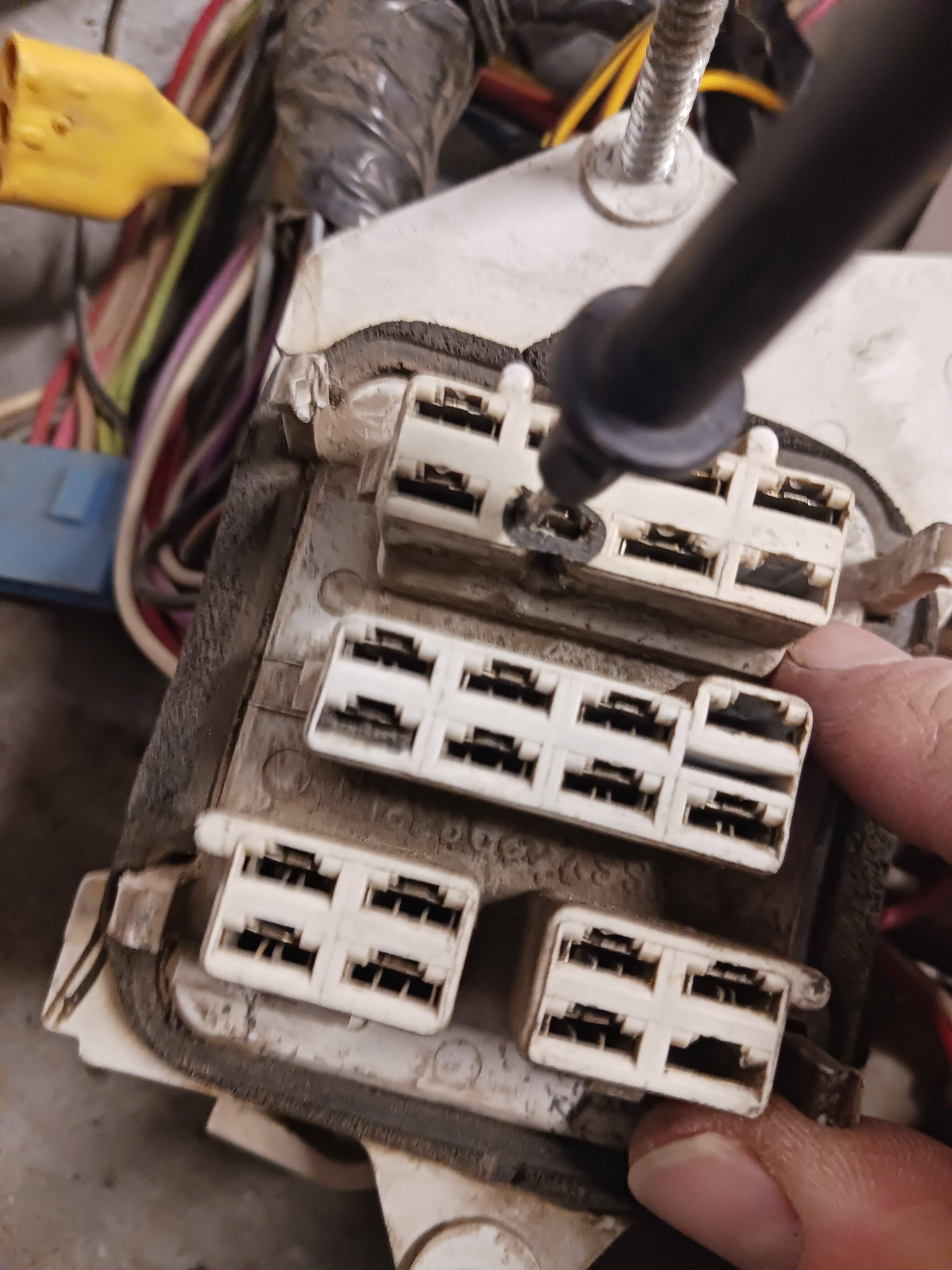 Bulkhead Connector 1.jpg
