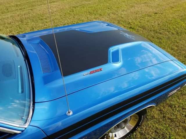 challenger-rt-440-sixpack  pass.jpg