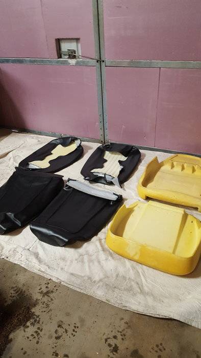 challenger seat covers 1.jpg