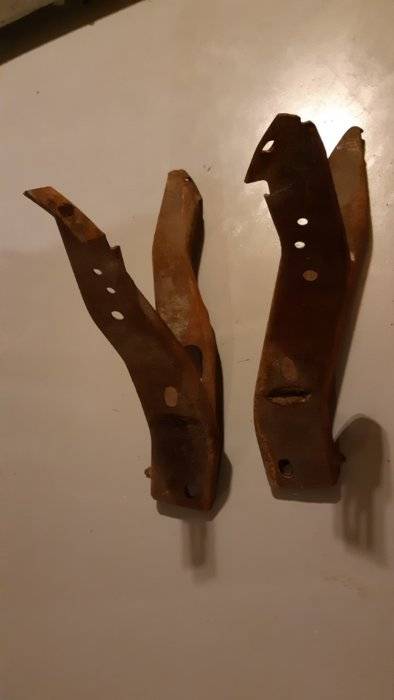 Cuda bumper brakets 3.jpg