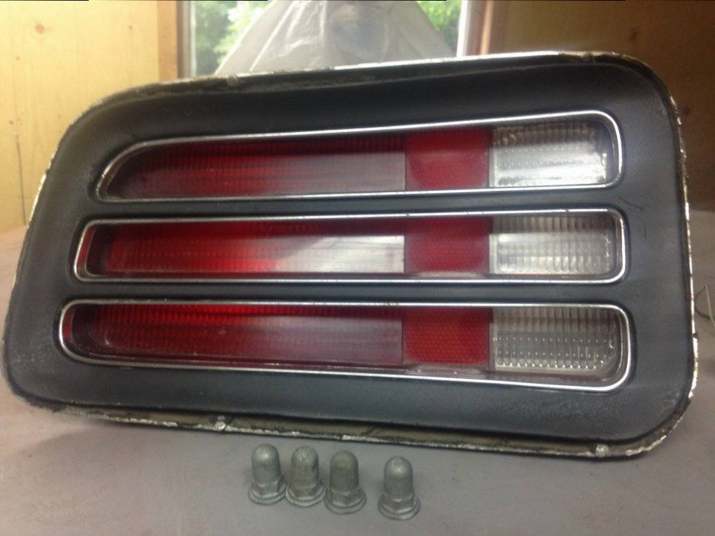 Cuda tail lights 2.JPG