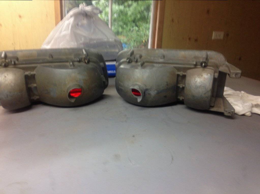 Cuda tail lights 4.JPG