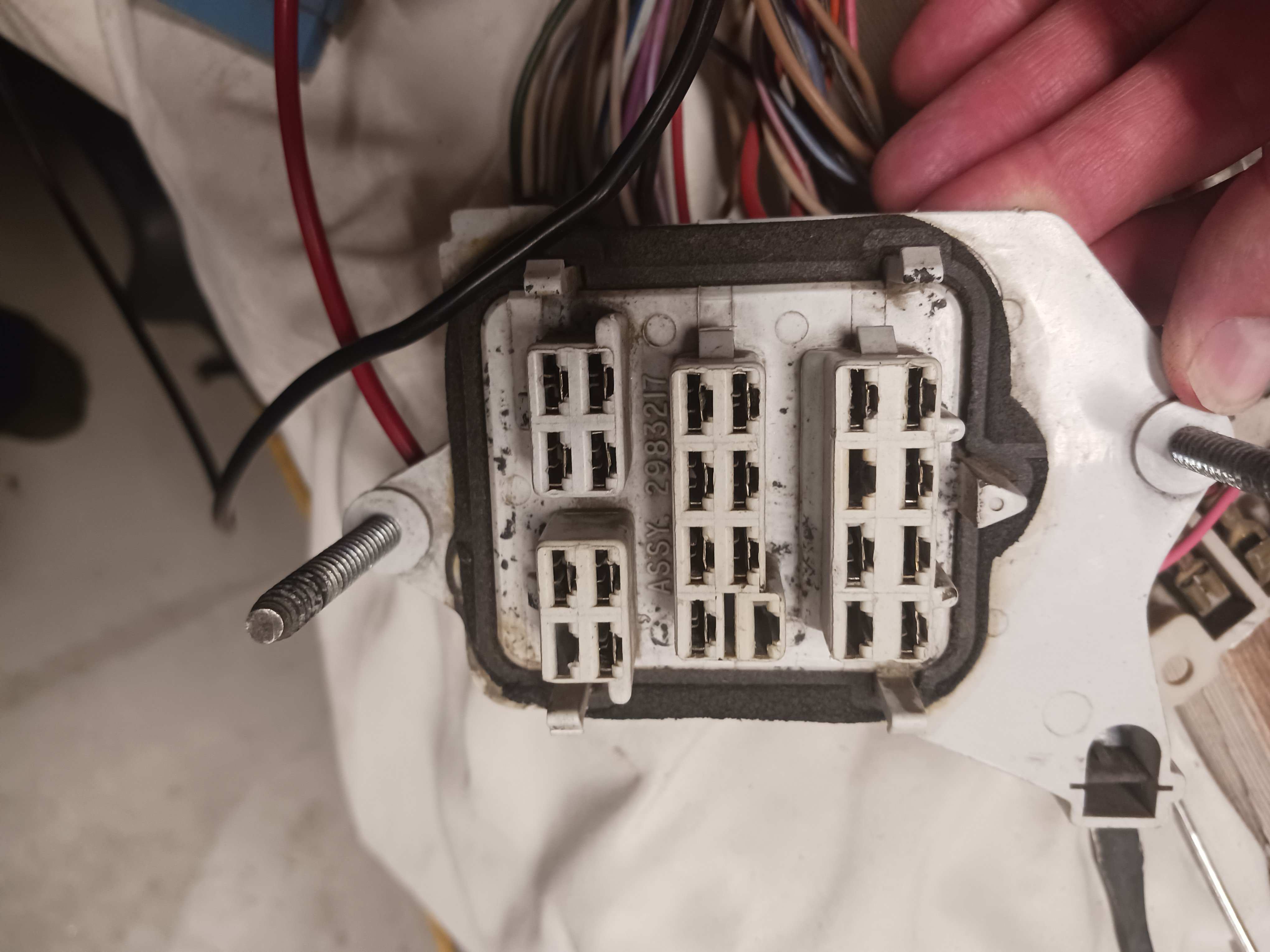 Dash Wiring 3.jpg
