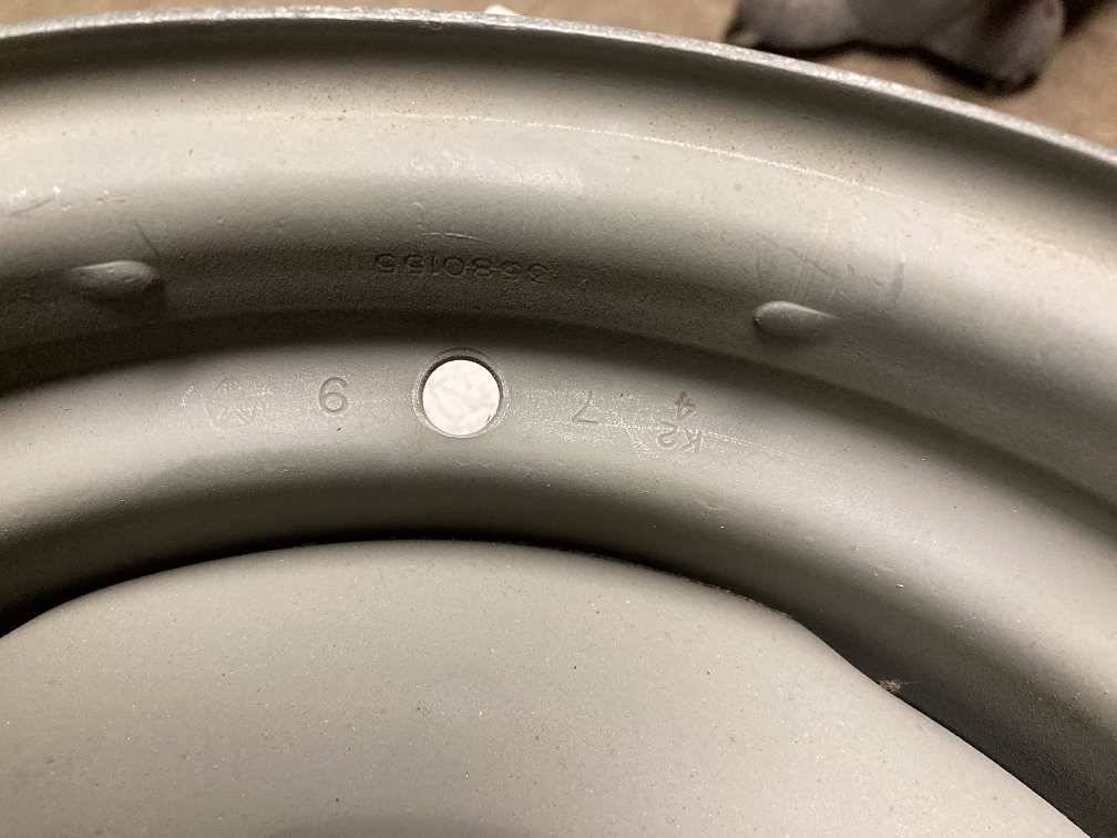date code by hole.jpg