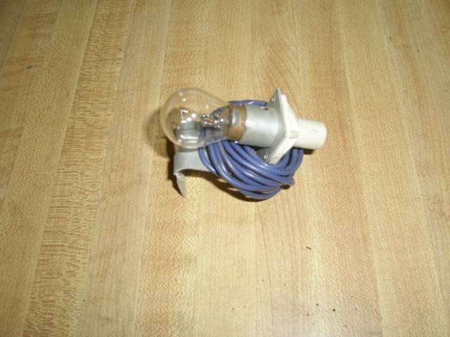 Defog Bracket Trunk Light 005 (Small).JPG