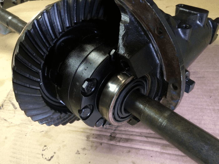 Differental case bolts.png