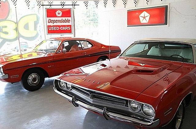 Dodge Dealer 1971.jpg