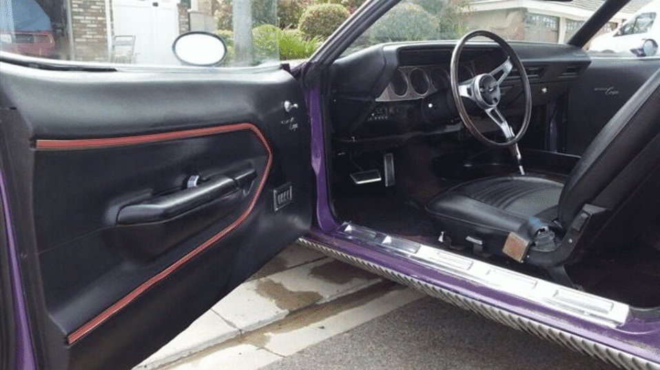 Door Trim in Red.png
