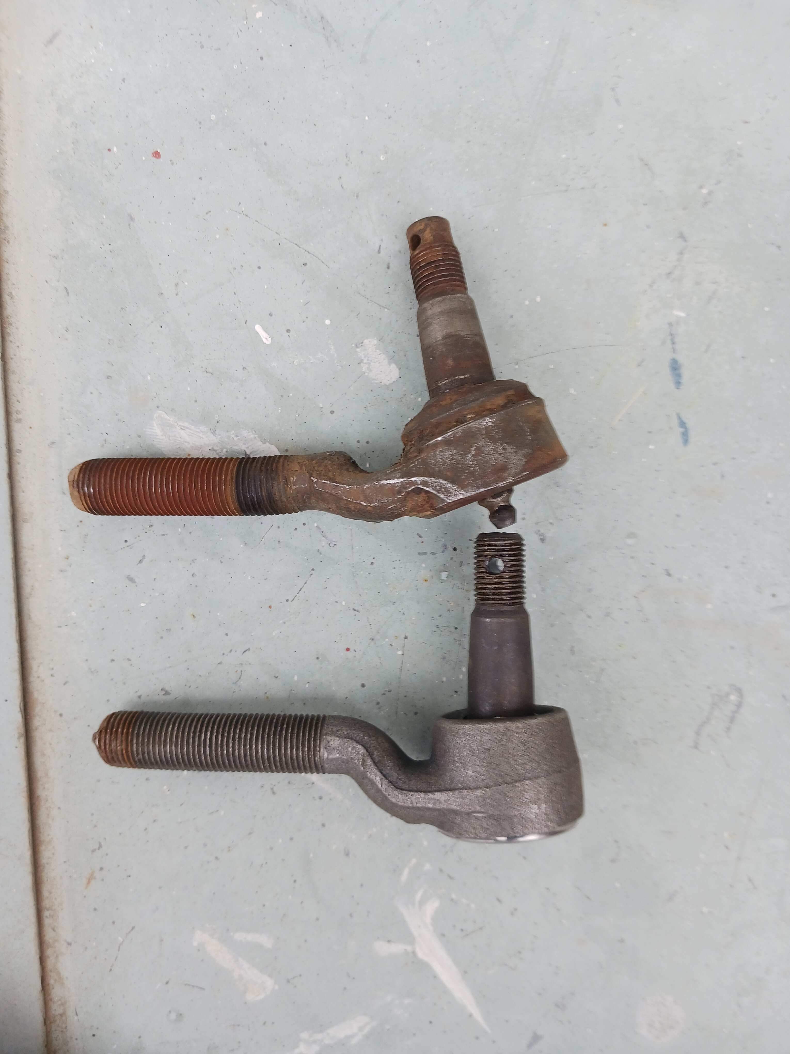 DS Outer Tie Rod 1.jpg