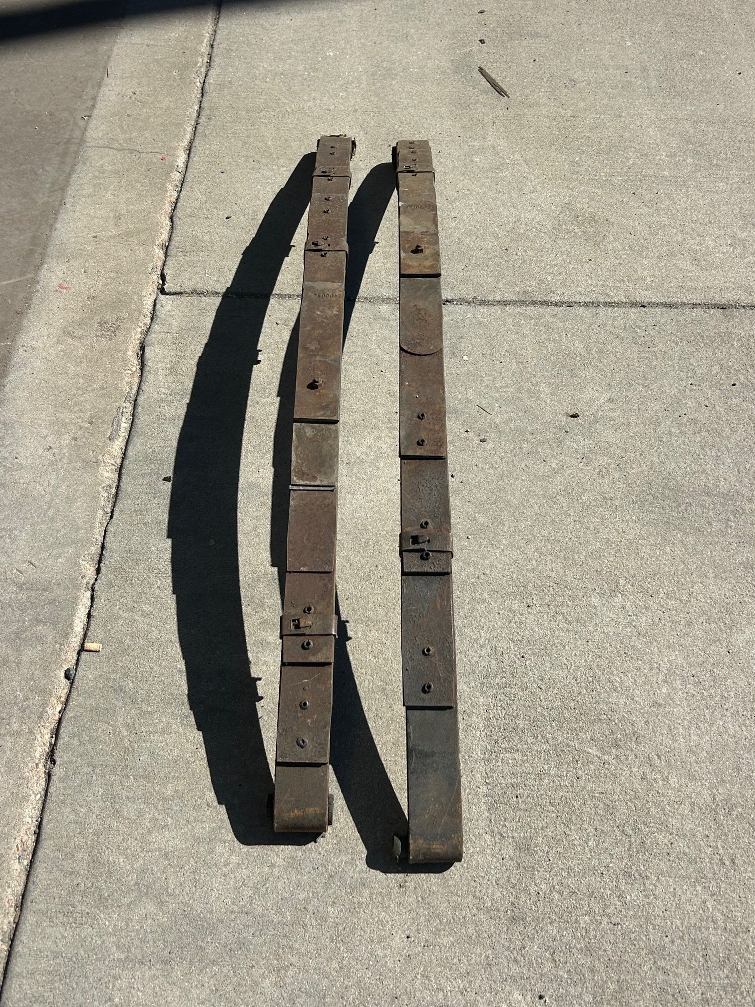 E-Body Leaf Spring 1.jpg