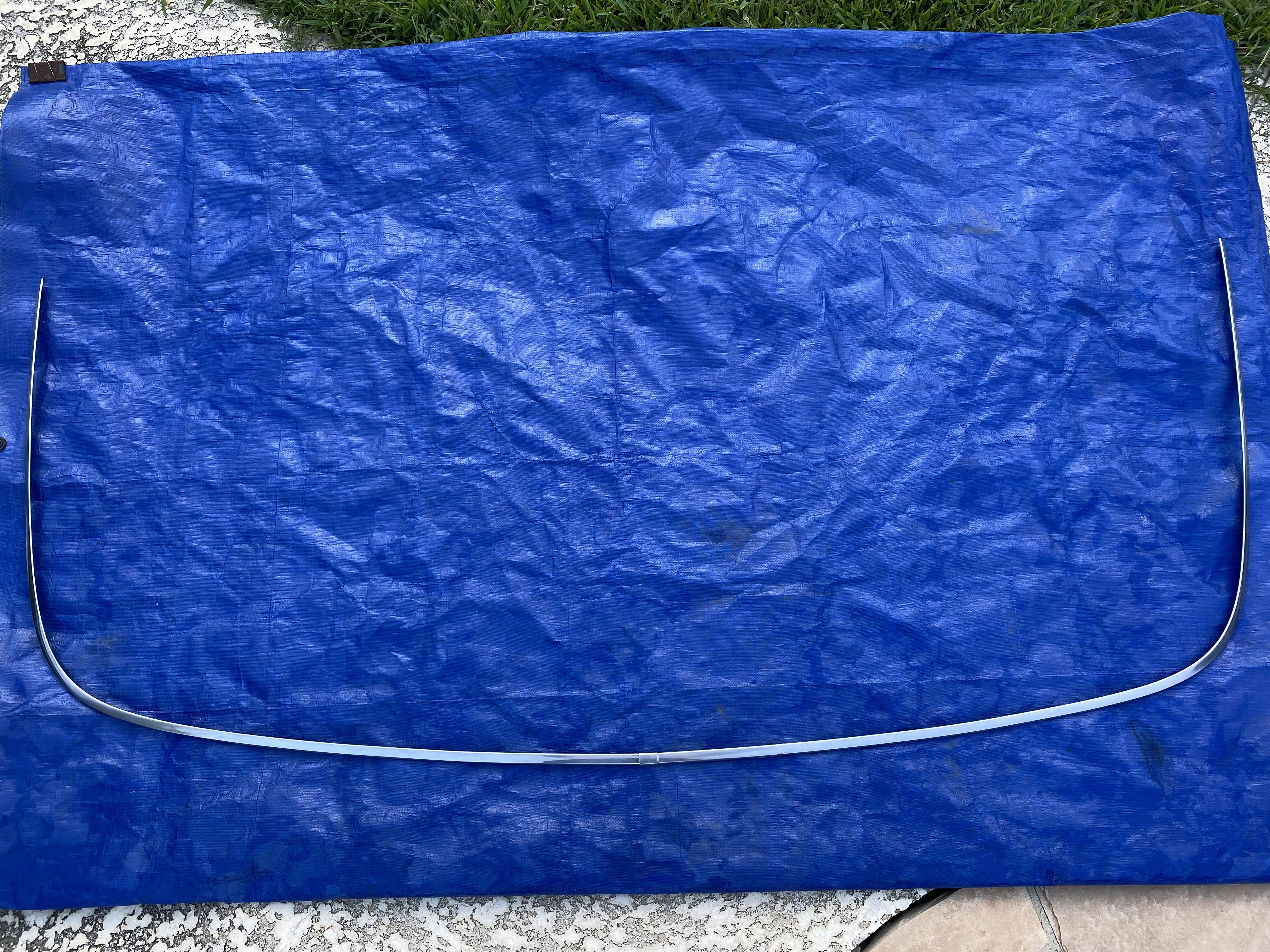 E-Body Vinyl Top Molding 1.jpg